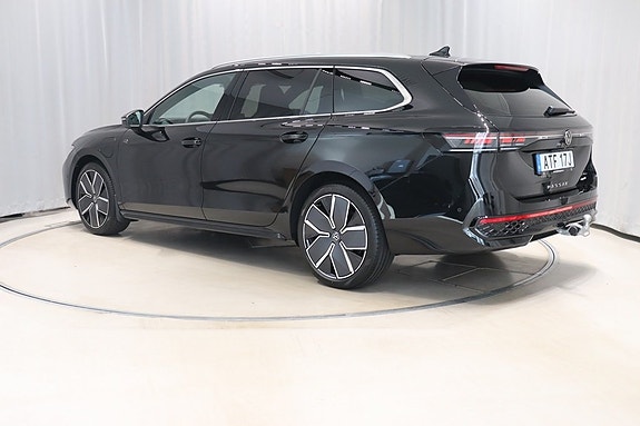 Volkswagen Passat 6 of 11
