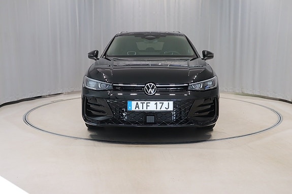 Volkswagen Passat 2 of 11