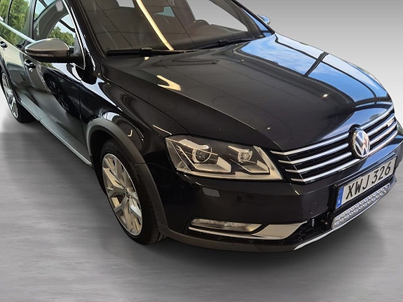 Volkswagen Passat Alltrack 3 of 6