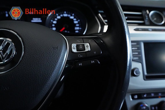 Volkswagen Passat 11 of 22