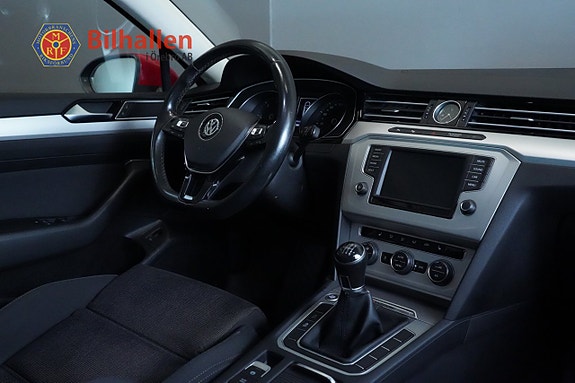 Volkswagen Passat 7 of 22