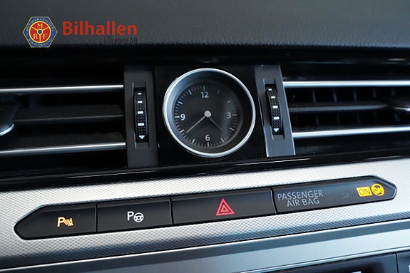 Volkswagen Passat 19 of 22