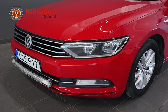 Volkswagen Passat 3 of 22