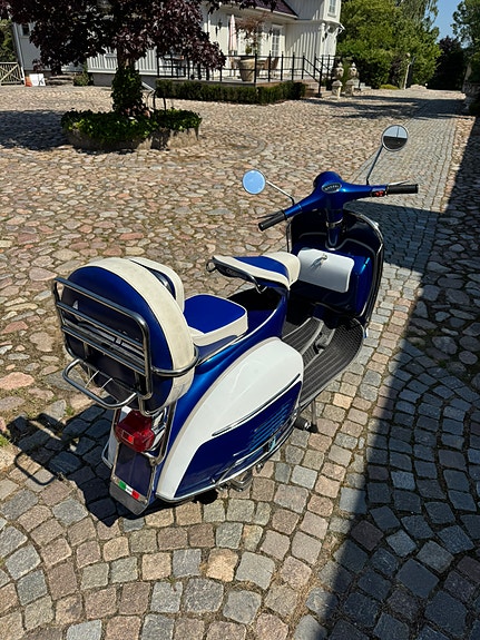 Piaggio Vespa 150cc 3 of 4