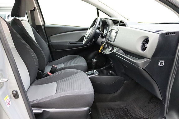 Toyota Yaris 14 of 23