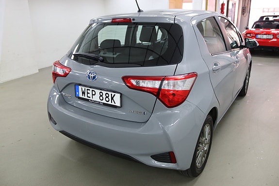 Toyota Yaris 8 of 23