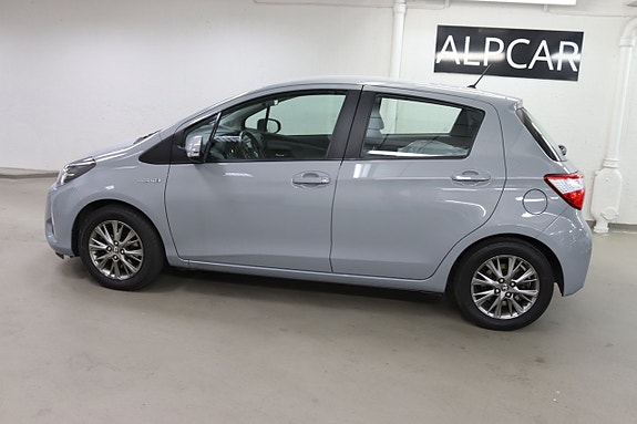 Toyota Yaris 9 of 22