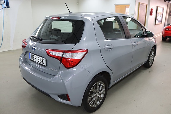 Toyota Yaris 7 of 23