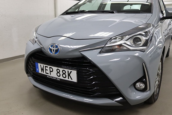 Toyota Yaris 3 of 22
