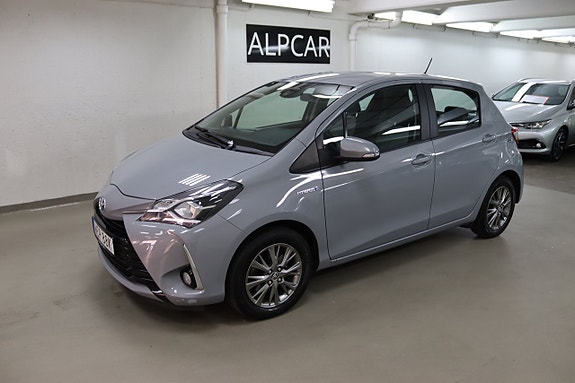 Toyota Yaris 2 of 23