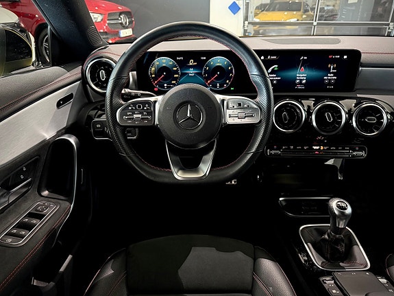 Mercedes-Benz CLA180 4 of 24