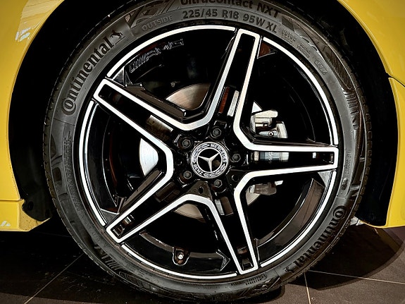 Mercedes-Benz CLA180 8 of 24