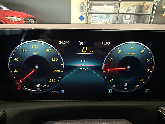 Mercedes-Benz CLA180 11 of 24