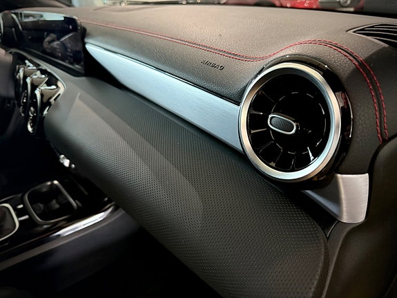 Mercedes-Benz CLA180 7 of 24