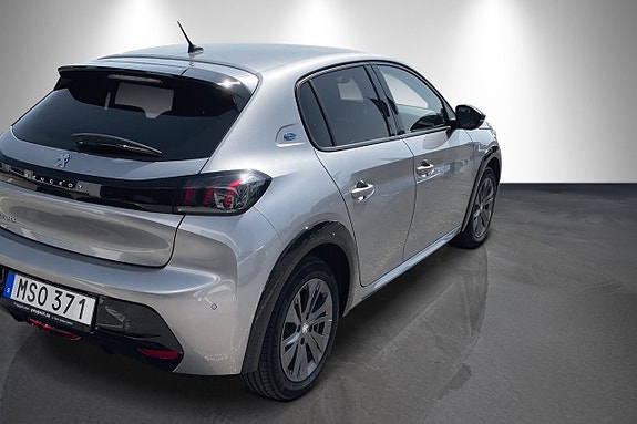 Peugeot e-208 4 of 9