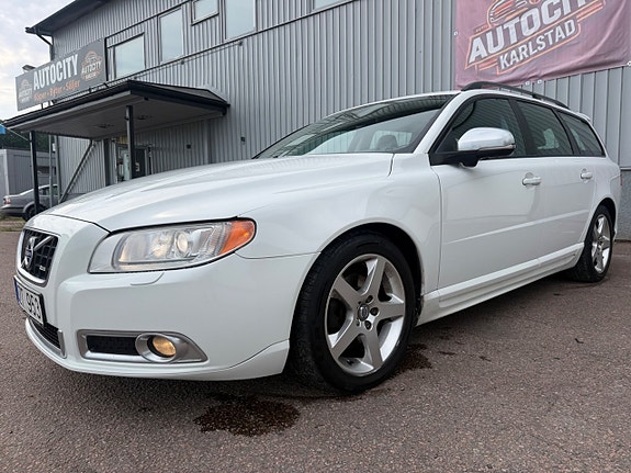 Volvo V70 2 of 22