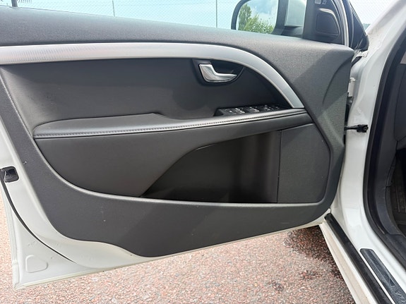 Volvo V70 15 of 22
