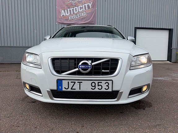 Volvo V70 3 of 22