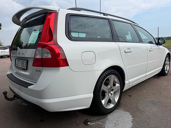 Volvo V70 10 of 22