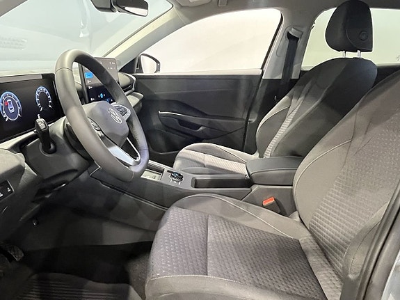 Volkswagen T-Roc 8 of 19