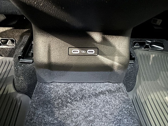 Volkswagen T-Roc 11 of 19