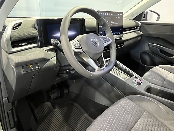Volkswagen T-Roc 7 of 19
