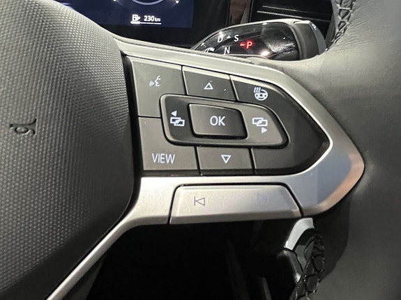 Volkswagen T-Roc 15 of 19