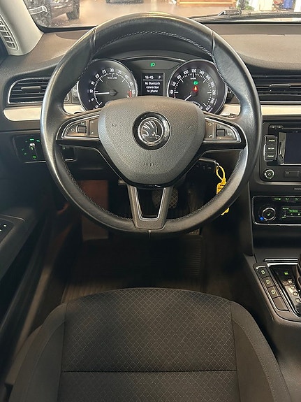 Skoda Superb 14 of 29