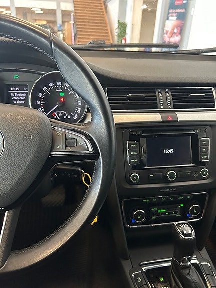 Skoda Superb 16 of 29