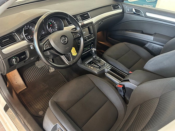 Skoda Superb 10 of 29