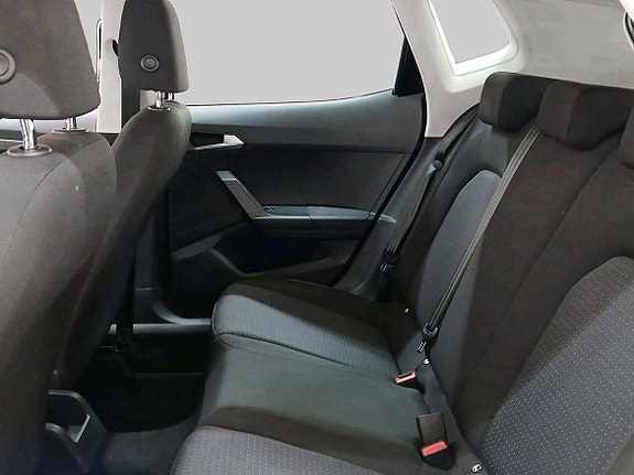 Seat Arona 10 of 20