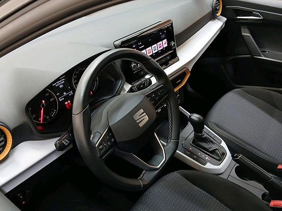 Seat Arona 13 of 20