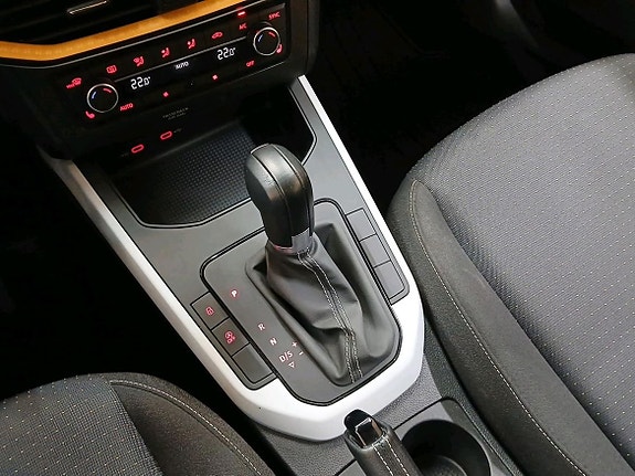 Seat Arona 17 of 20