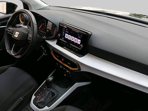 Seat Arona 9 of 20