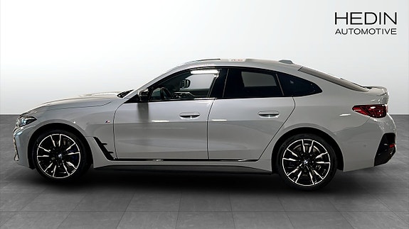 BMW i4 6 of 9