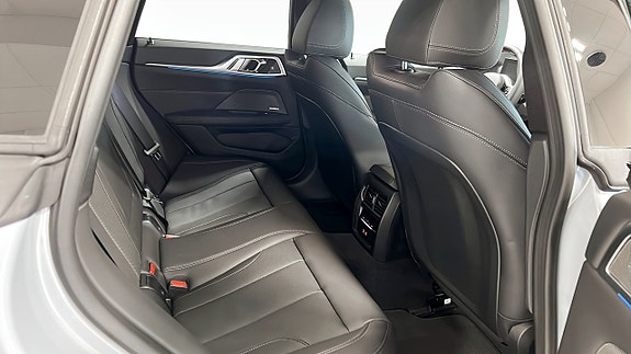 BMW i4 5 of 9