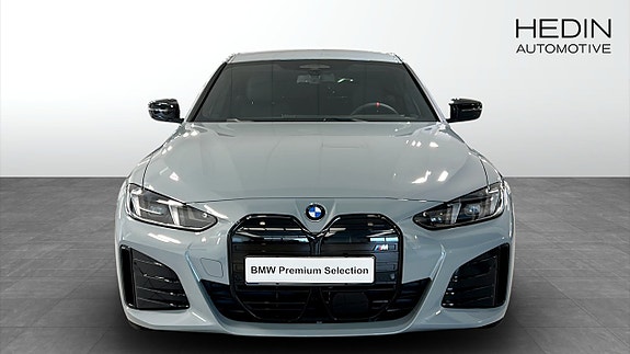 BMW i4 8 of 9
