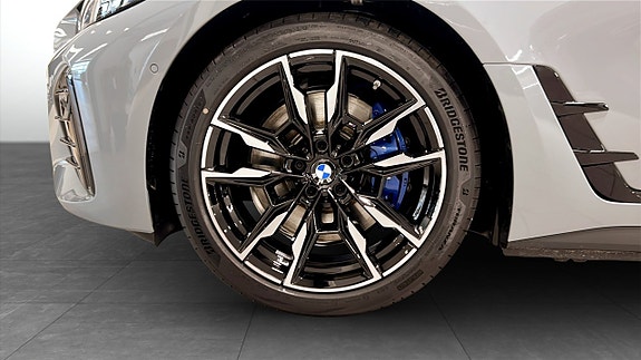 BMW i4 9 of 9