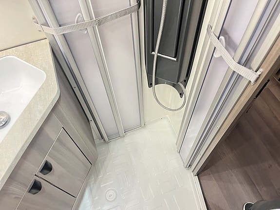 Kabe ESTATE 780 DGDL (ALDE+AC+Micro+Ugn+Förtält+2 650kg) 24 of 29