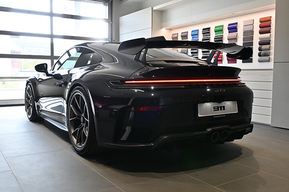 Porsche 911 GT3 11 of 30
