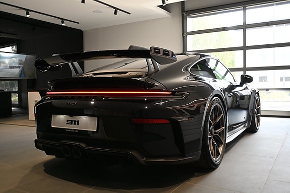 Porsche 911 GT3 15 of 30