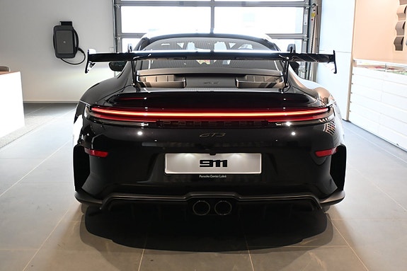 Porsche 911 GT3 12 of 30