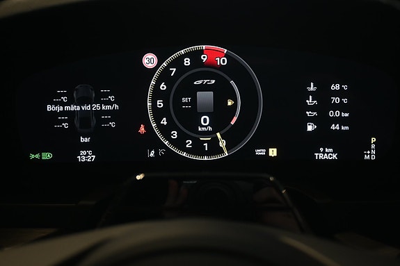 Porsche 911 GT3 25 of 30