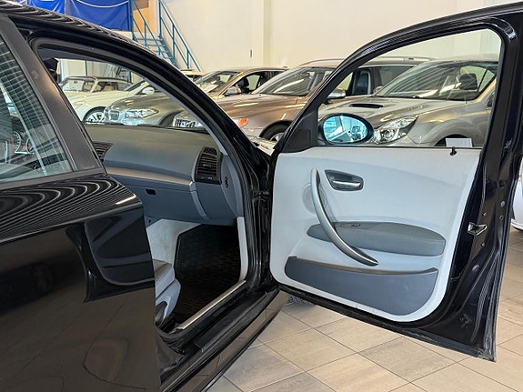 BMW 116i 12 of 14