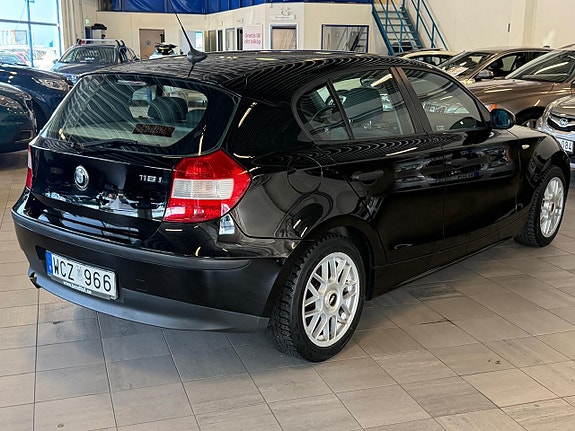 BMW 116i 4 of 14