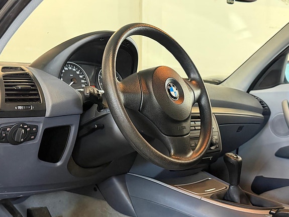 BMW 116i 7 of 14