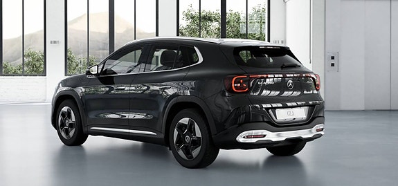 Mercedes-Benz GLA35 4 of 11