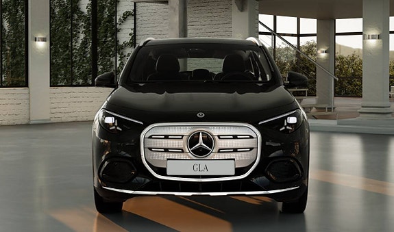 Mercedes-Benz GLA35 2 of 11