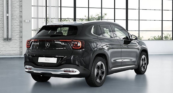 Mercedes-Benz GLA35 6 of 11