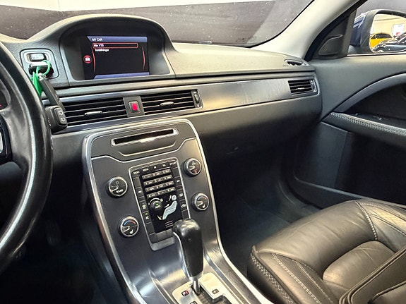 Volvo V70 6 of 16